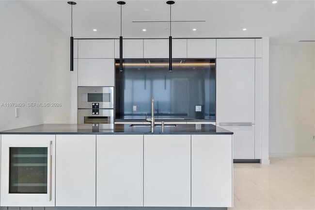 Building Photo - 300 Biscayne Blvd Way