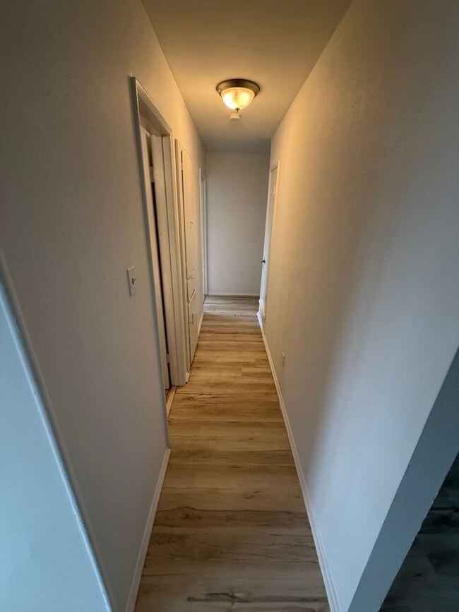 Building Photo - Experience the ultimate comfort of living in a 3-bedroom single-family home today!