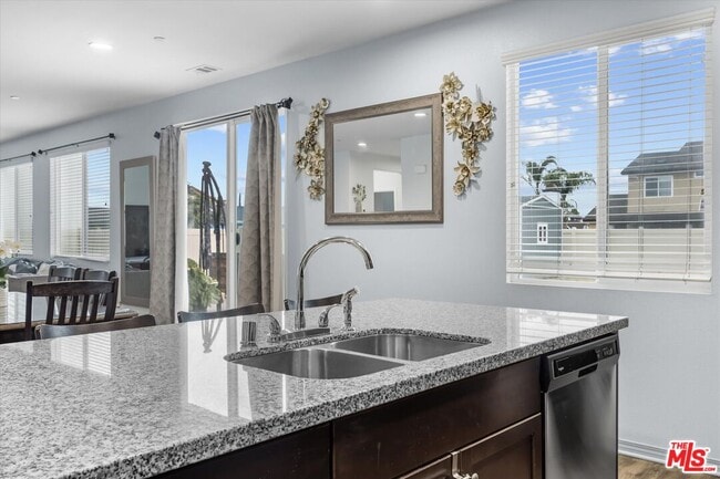 Building Photo - 24944 El Braso Dr