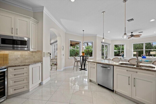 Building Photo - 4241 Wellington Shores Dr