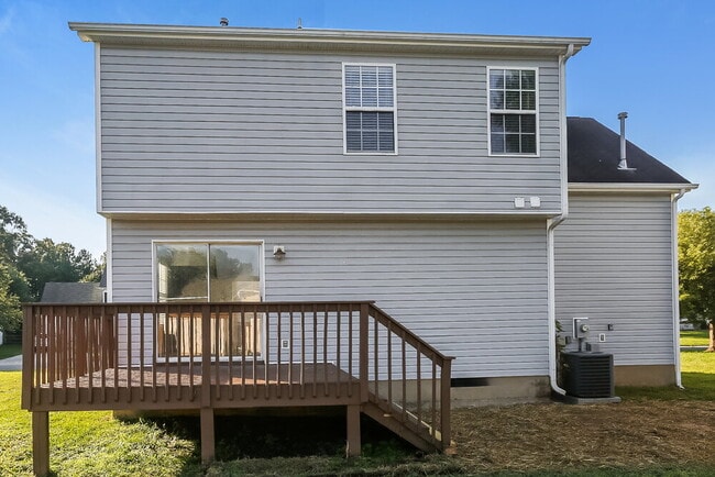 Building Photo - 15718 De Havilland Dr