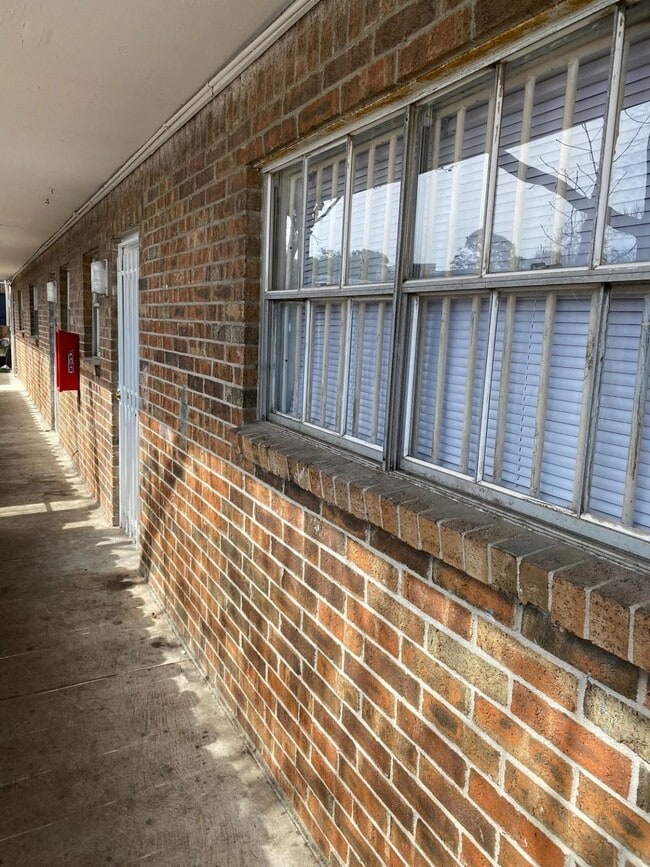 Building Photo - 6305 Westward St