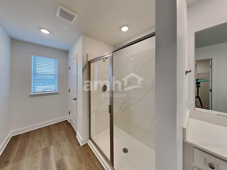 Building Photo - 30 Hickory Ct