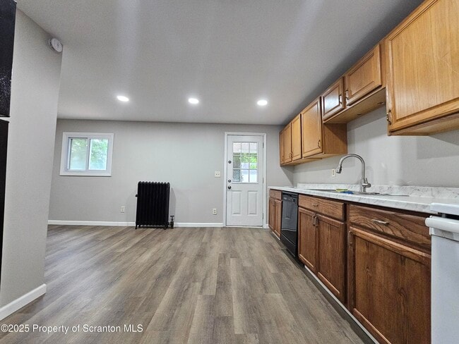 Building Photo - 58 Canaan St