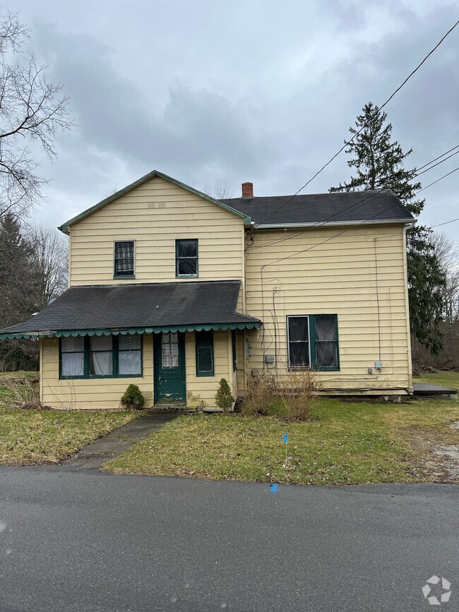 Building Photo - 2120 Woodbine Dr