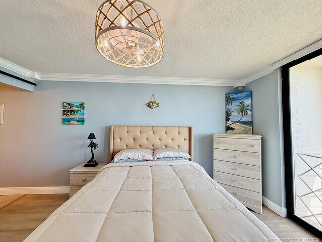 Building Photo - 10680 S Ocean Dr