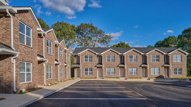 Building Photo - Special: 2BR, 1 1/2 BA townhouse