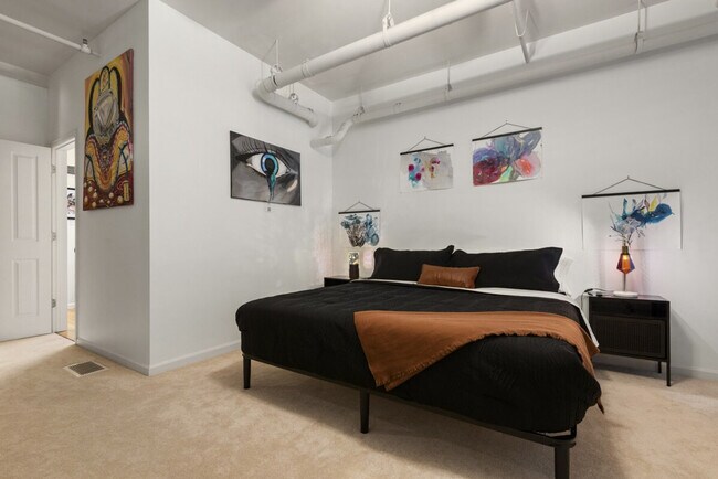 Building Photo - 1555 California St