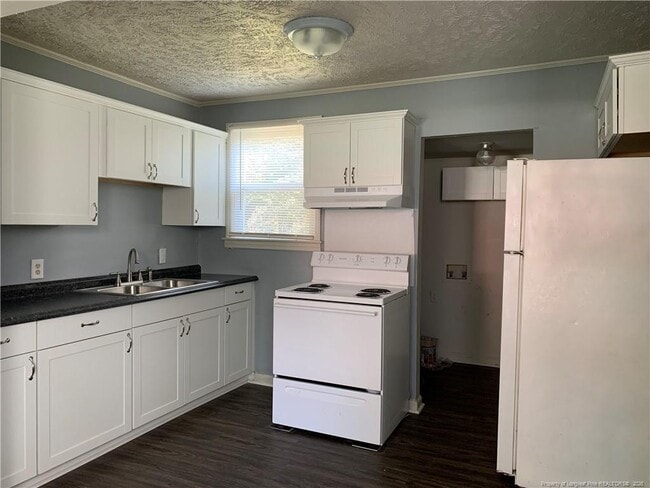 Building Photo - 602 Forest St