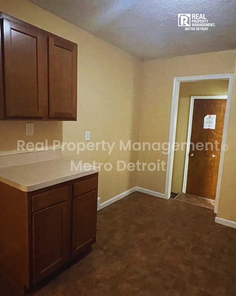 Building Photo - 29822 Rock Creek Dr