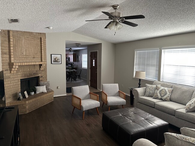 Building Photo - 4511 Fairgate Dr