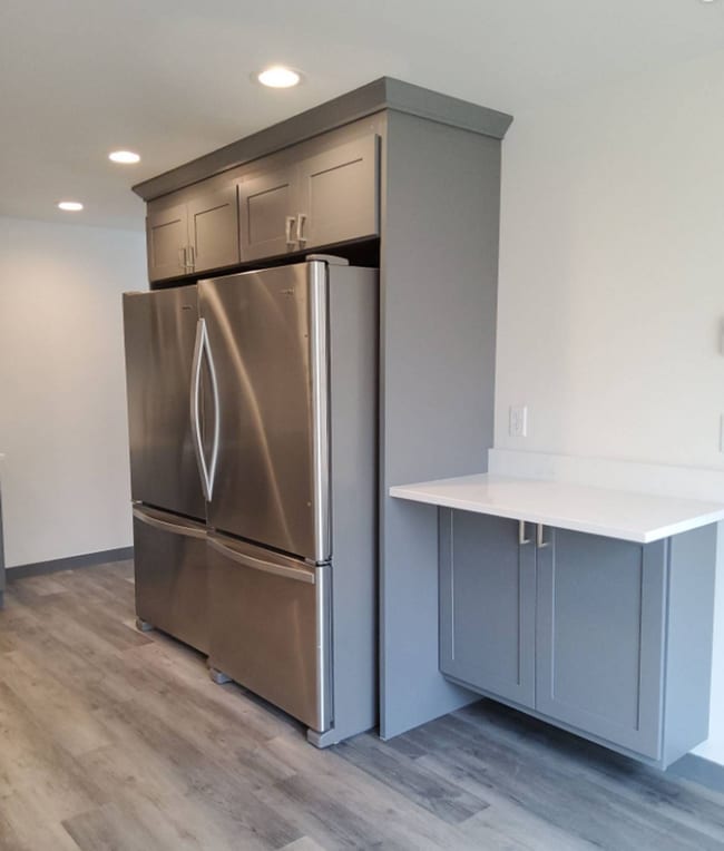 Building Photo - 1611 Lakeway Dr