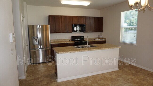 Building Photo - 2219 Waltham St