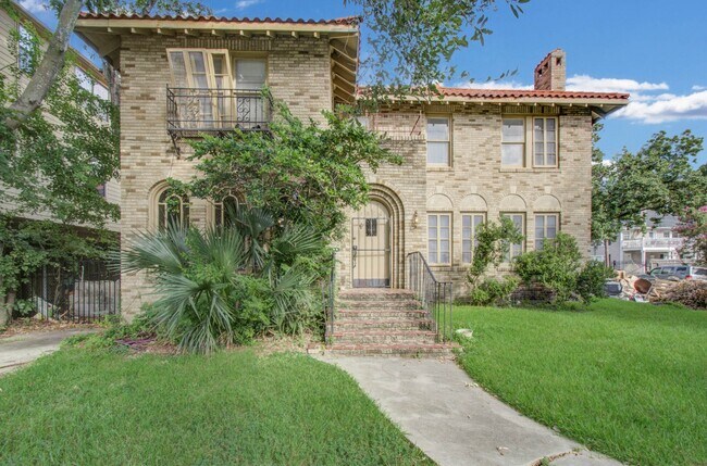 Building Photo - 4802 La Branch St