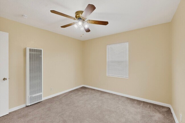 Building Photo - 714-714 Madison St NE