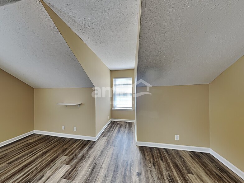 Building Photo - 1665 Saint Andrews Dr