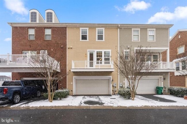 Building Photo - 722 Crown Park Ave