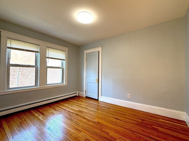 Building Photo - 156 Jaques St