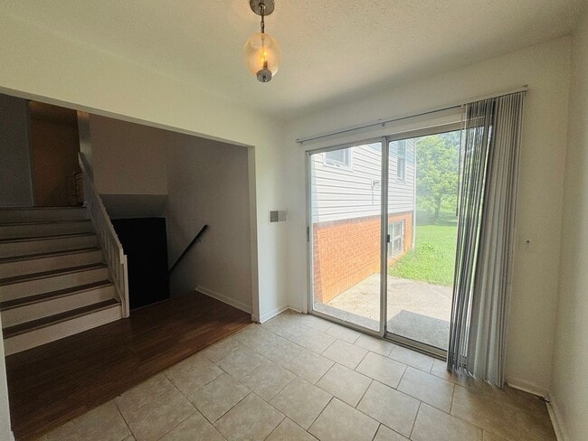 Building Photo - 306 Woodbine Dr