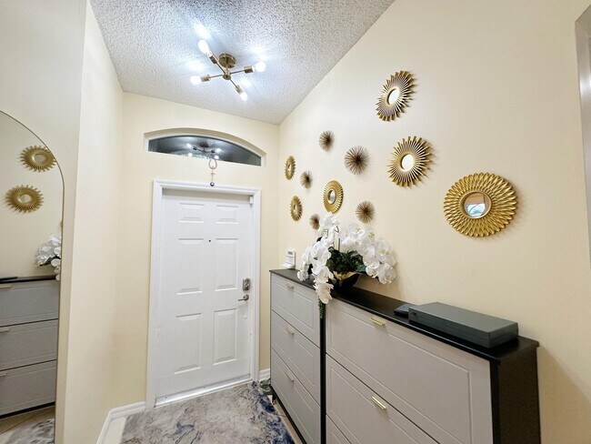 Building Photo - 5152 Woodfield Way