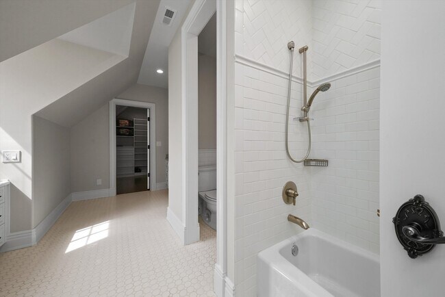 Building Photo - 6403 S Garfield St