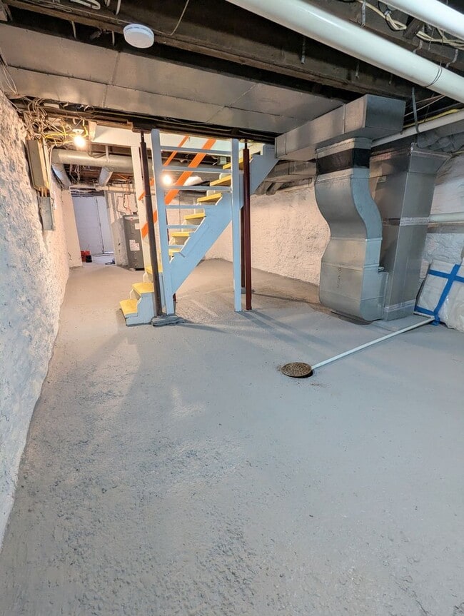 Building Photo - Spacious 4 Bedroom 2 Full Bathroom Home (Perry South)