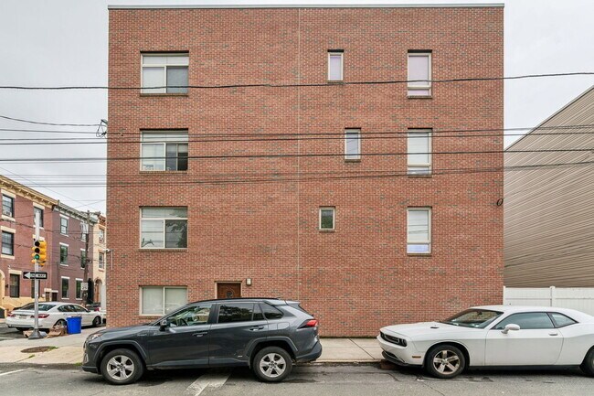 Building Photo - 1238 N 6th St