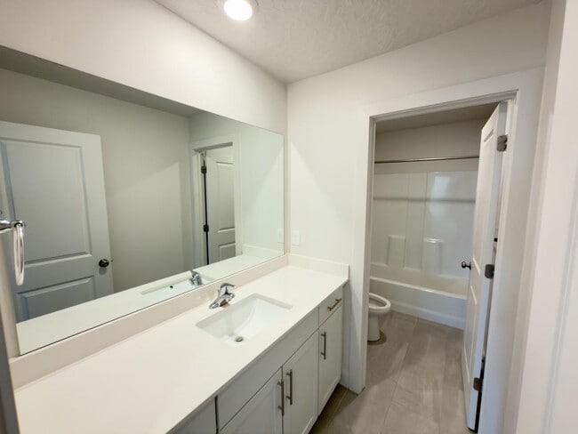 Building Photo - 414 W Snowberry Dr