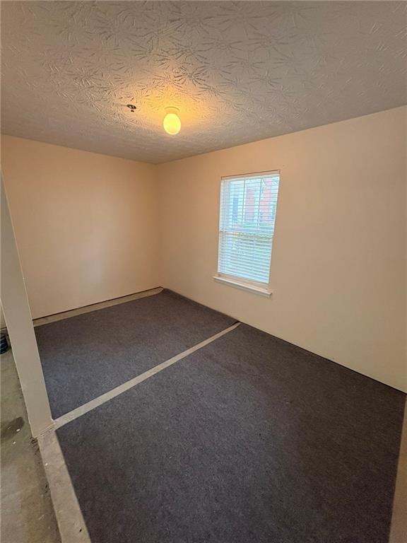 Building Photo - 231 Village Square Dr