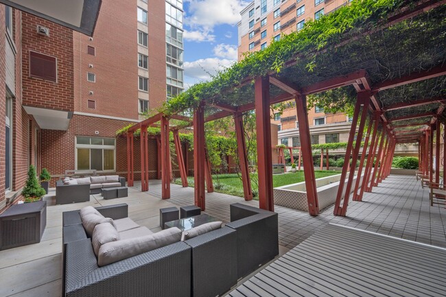 Building Photo - 1BR w/ Parking, Pool, & Fitness Center plu...