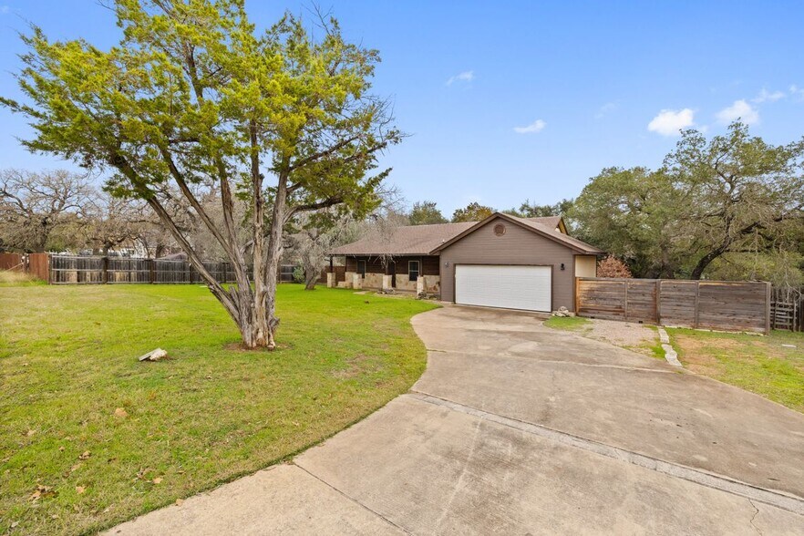 Building Photo - 1301 S Quinlan Park Rd