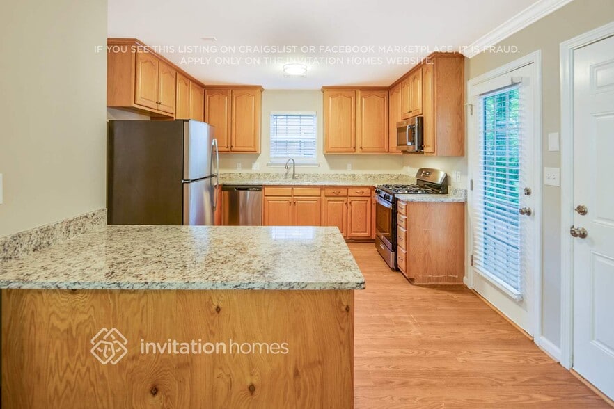 Building Photo - 16900 Taft Ct