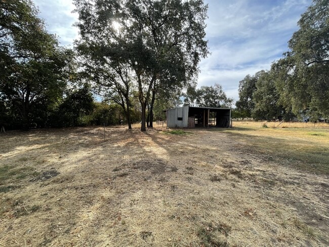 Building Photo - 9384 Lott Rd