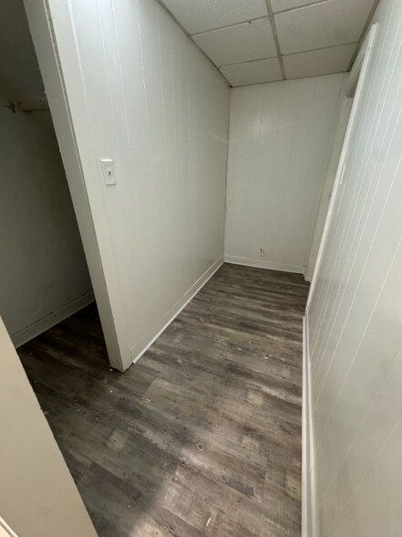 Building Photo - 4328 Northcote Ave