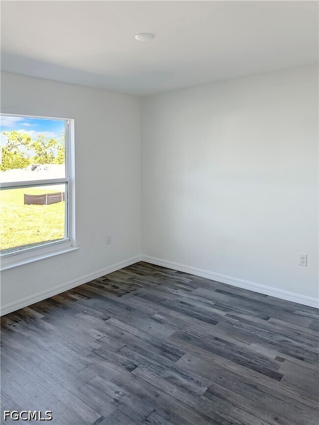 Building Photo - 3929 NW 42nd Ln