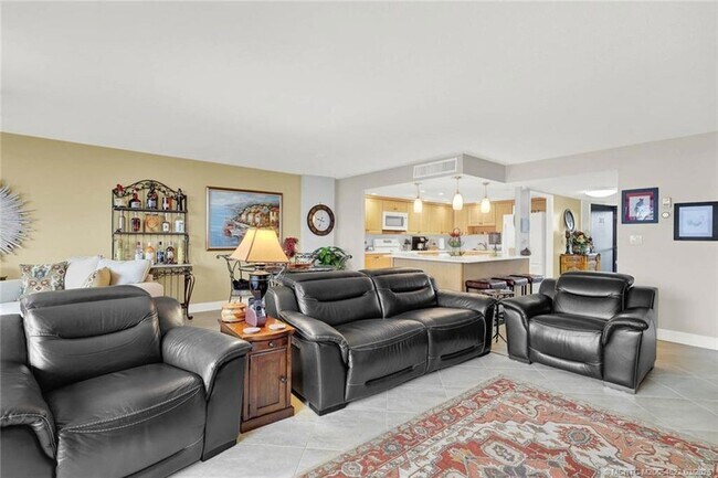 Building Photo - 10410 S Ocean Dr