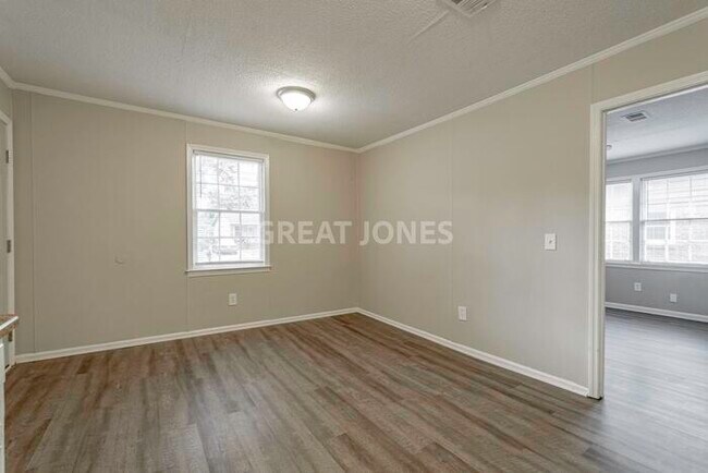 Building Photo - 1209 Hemlock St