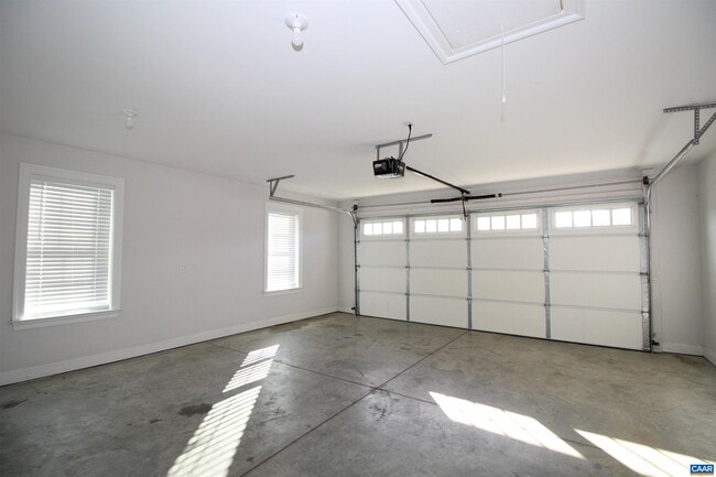 Building Photo - 147 Langley Dr