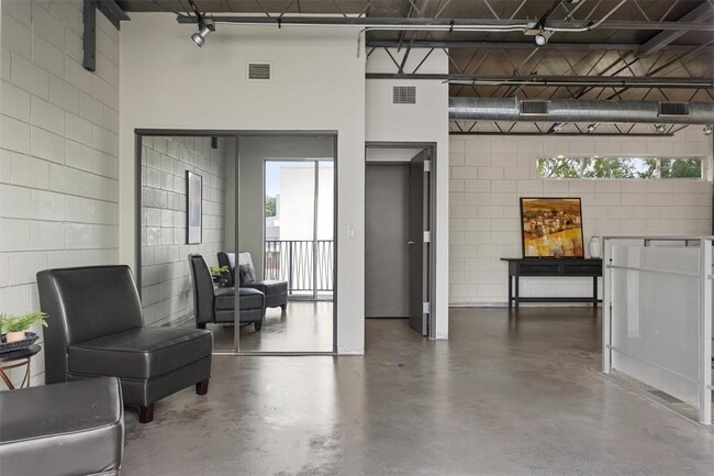 Building Photo - 4801 S Congress Ave