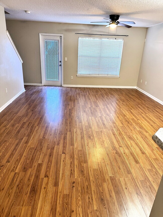 Building Photo - 1500 Calming Water Dr