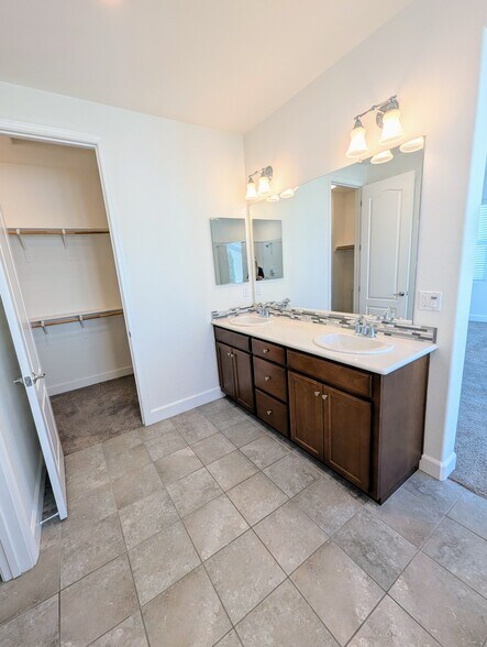 Main Bathroom - 16650 San Gabriel Ct