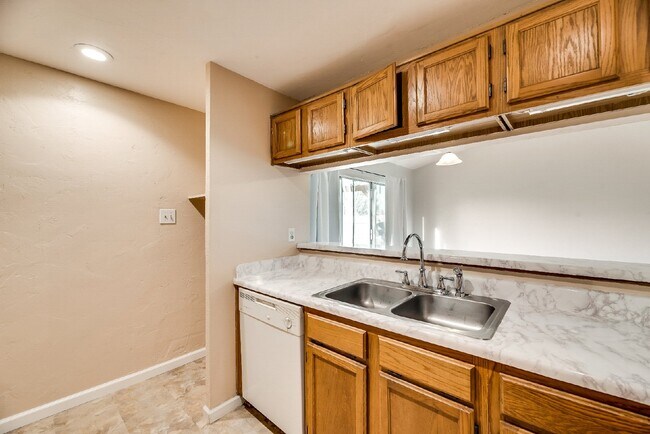 Building Photo - Charming 3-Bedroom Home with 2 Baths in Prime Fort Worth Location