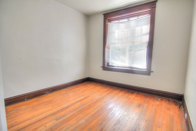 Building Photo - 3153 Magnolia Ave