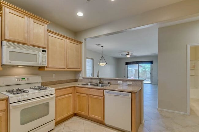 Building Photo - 5985 Falconer Ave