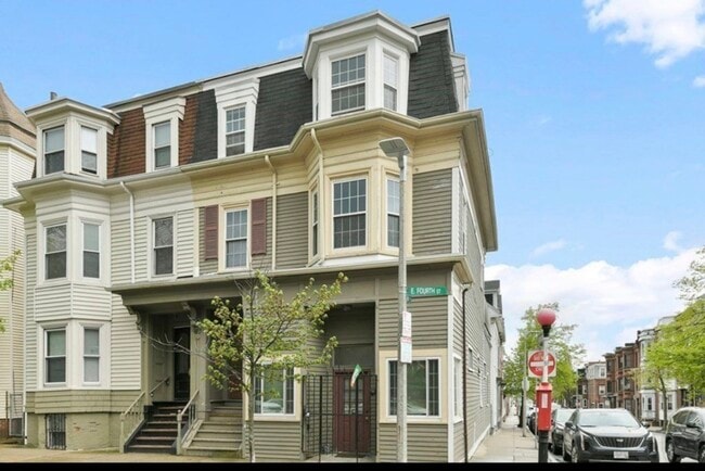 Primary Photo - 815 E 4th St