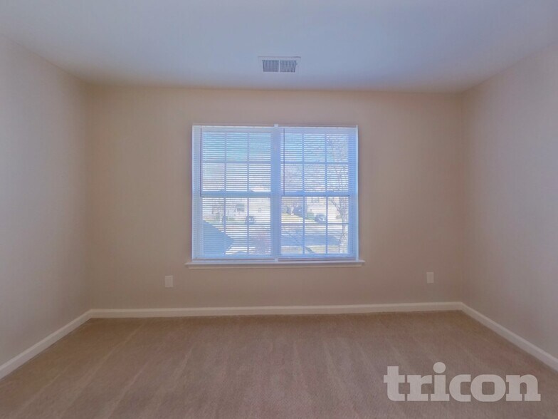 Building Photo - 2008 Pheasant Glen Rd