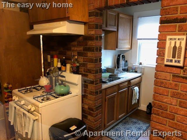 Building Photo - 9 Lowell Terrace