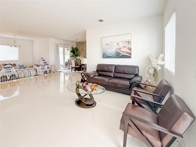 Building Photo - 17931 SW 152nd Ave