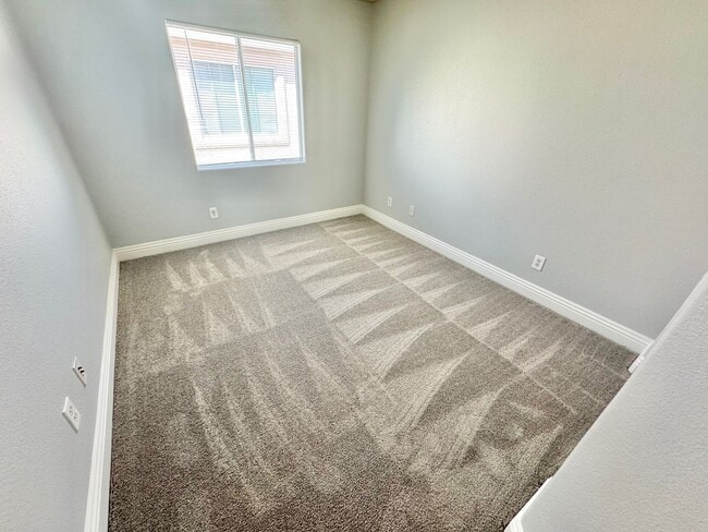 Building Photo - Stunning 4 bedroom home offering comfort and space in North Las Vegas