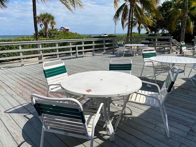 Building Photo - 5005 Collins Ave